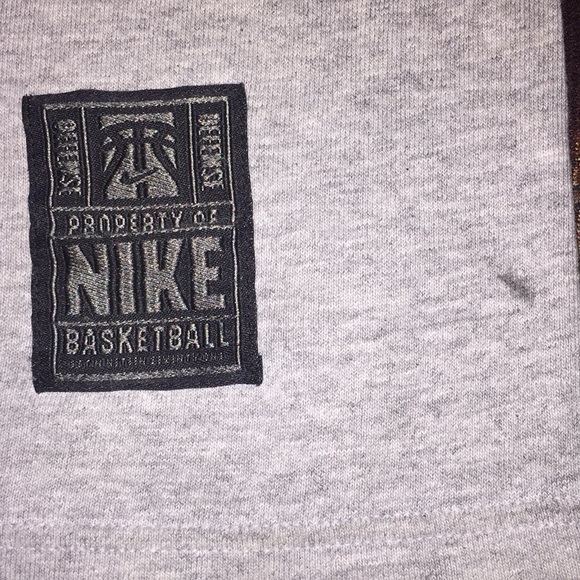 2 Nike Gray tops - Picture 6 of 8